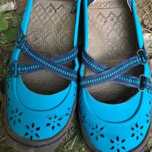 Women’s sling back sneaker slides